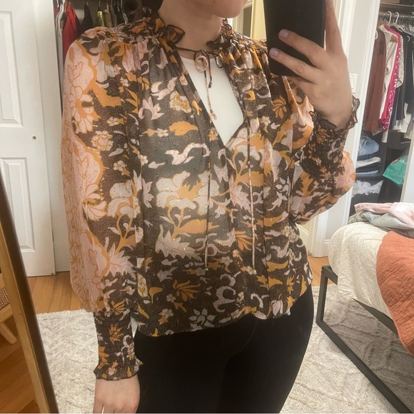 Patterned Blouse - Picture 2 of 5